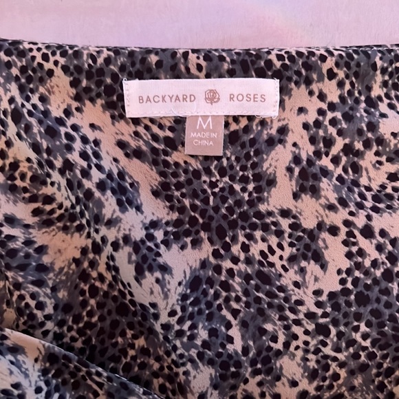 Backyard Roses Top - Picture 3 of 5